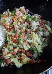 香甜可口的五彩炒饭做法图解12)