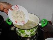 美味的立鱼豆腐汤做法图解7)