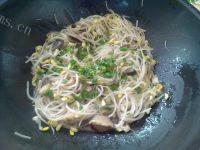 家常菜香菇炒豆芽做法图解8)