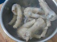 黑豆凤爪汤自制做法图解8)