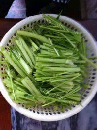 家常菜蒜香空心菜梗做法图解3)