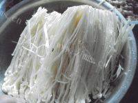 家常菜洋葱炒金针菇做法图解1)