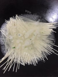 美味的西红柿鸡蛋面做法图解9)