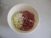 美味的冬瓜肉丸汤做法图解3)