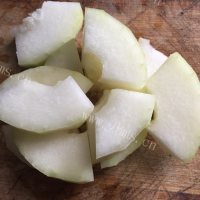 美味的冬瓜粉丝汤做法图解1)