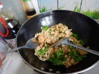 家常菜辣椒炒豆皮做法图解10)