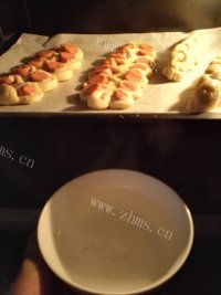 自制香肠面包做法图解13)