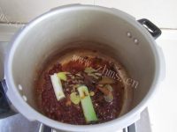 美味的卤藕回锅牛肉做法图解3)