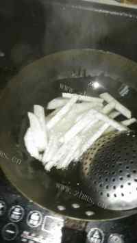 拔丝芋头做法图解2)