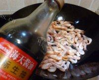 好吃的韭菜炒河虾做法图解7)