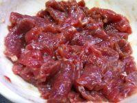 家常菜芥兰炒牛肉做法图解7)