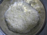 色泽鲜亮的柏林花环饼干做法图解5)