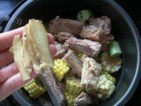 色味俱佳的玉米炖排骨做法图解9)