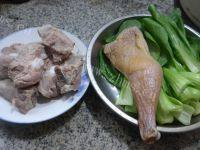 营养青菜腊鸡腿排骨汤做法图解1)