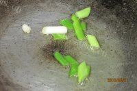 家常菜黄瓜炒洋葱做法图解3)