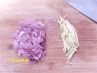 美味的皮蛋瘦肉粥做法图解4)