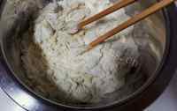 美味红薯黑芝麻小花卷做法图解3)