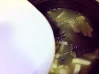 滋补的椰子乌鸡汤做法图解9)