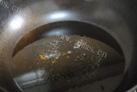 美味的螺蛳鸭脚煲做法图解3)