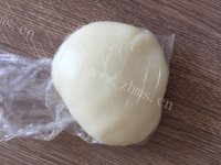 自制榴莲冰皮月饼做法图解6)
