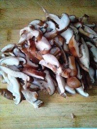 家常菜香菇炒肉丝做法图解4)