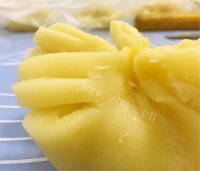美味牵牛之恋蛋黄酥做法图解20)