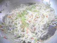 简易版醋溜绿豆芽做法图解4)