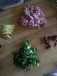 好吃的客家烫蛋皮做法图解1)