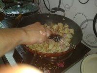 诱人的菜花炒肉片做法图解6)