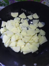 家常菜洋葱土豆做法图解3)