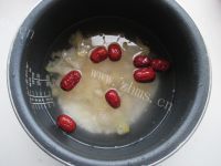 银耳山药黑芝麻粥做法图解3)