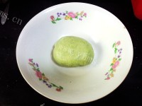 高颜值翡翠蔓越莓冰皮月饼做法图解5)