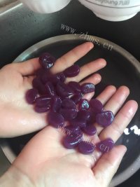 营养的银耳薯粉糖水做法图解7)