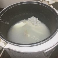 美味的真姬菇瘦肉粥做法图解5)