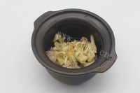 鲜美的玉竹筒骨汤做法图解4)