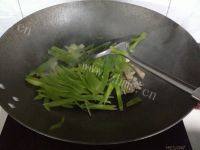 最爱的莴笋炒肉丝做法图解4)