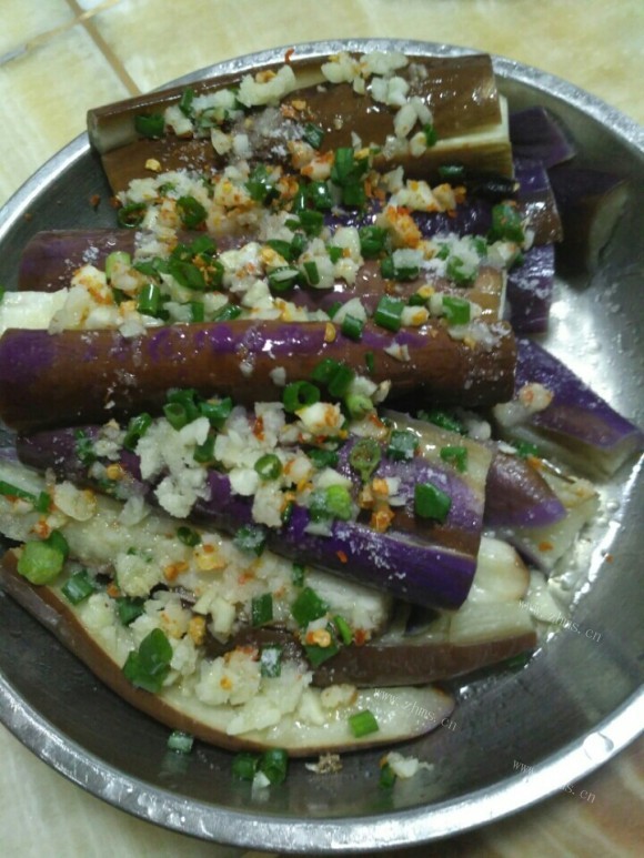 回味无穷的蒜蓉蒸茄子