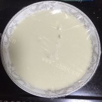 自制瓜子奶黄馅冰皮月饼做法图解4)