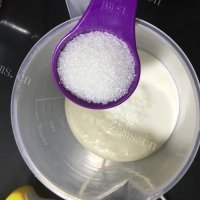 美味的双色慕斯流心蛋糕做法图解27)
