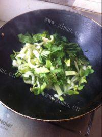 家常菜青菜炒木耳做法图解6)