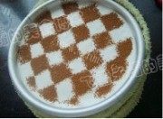 自制棋格蛋糕做法图解8)
