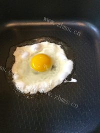美味的鸡蛋番茄汤做法图解3)