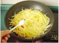 「DIY美食」酸辣土豆丝做法图解6)