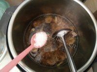 可口的干香菇猪舌头汤的做法图解九