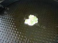 其味无穷的香椿蛋饼做法图解4)