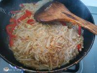 #营养美食#金针菇炒肉丝做法图解8)