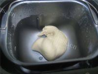 色味俱全的蜂蜜热狗面包卷做法图解7)