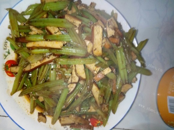 芹菜炒豆干
