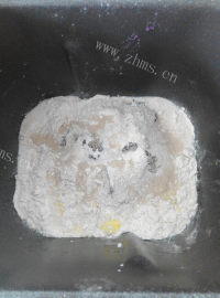 好吃的紫薯葡萄干小面包做法图解2)