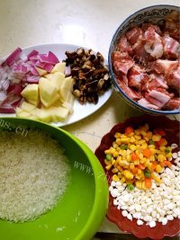 营养的排骨煲饭做法图解3)